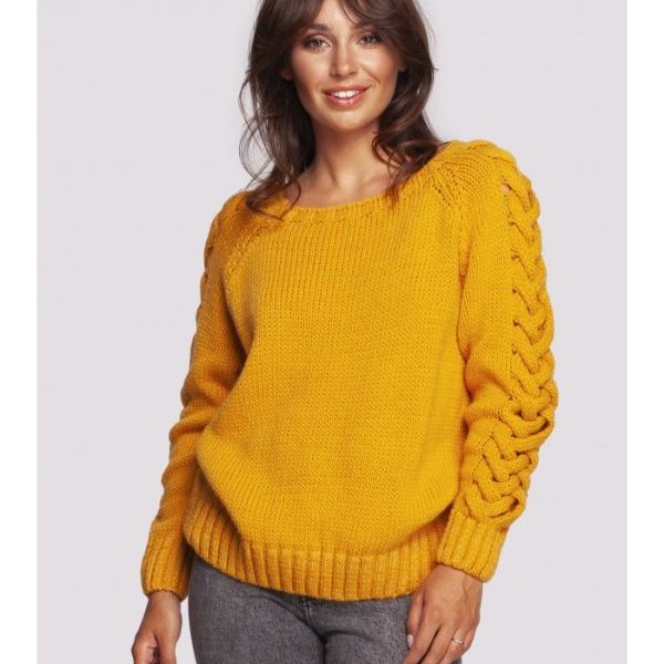 BK090 Sweter z szerokim dekoltem i warkoczem na rękawach - miodowy z wełną ❤
