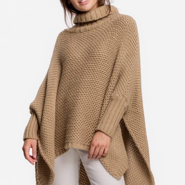 BK049 Sweter ponczo z rękawami i golfem - kamelowy